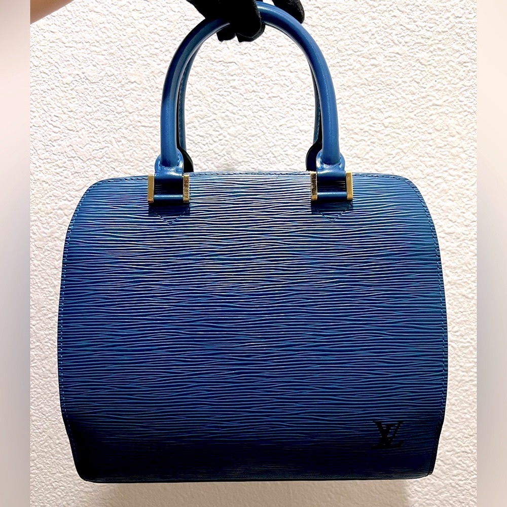 Louis Vuitton Authentic Preloved Blue Epi Handbag